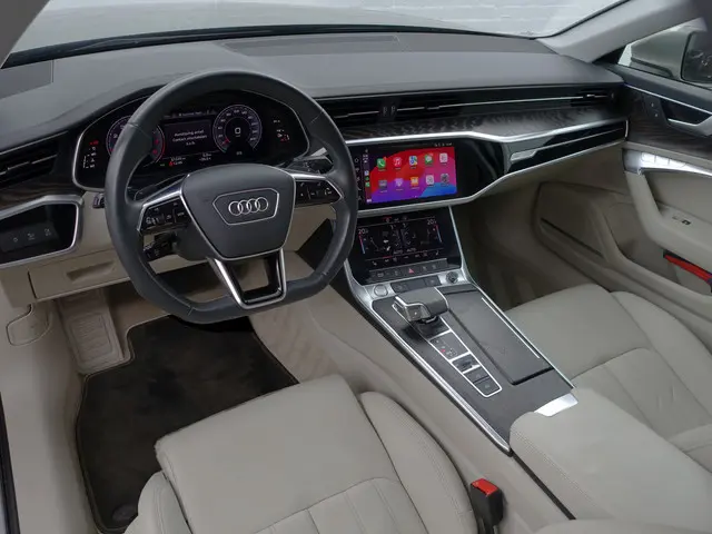 Audi A6 Limousine 45 TFSI S edition Aut- Bang Olufsen, 360 Camera, Sfeerverlichting, Ada Cruise, Mem...