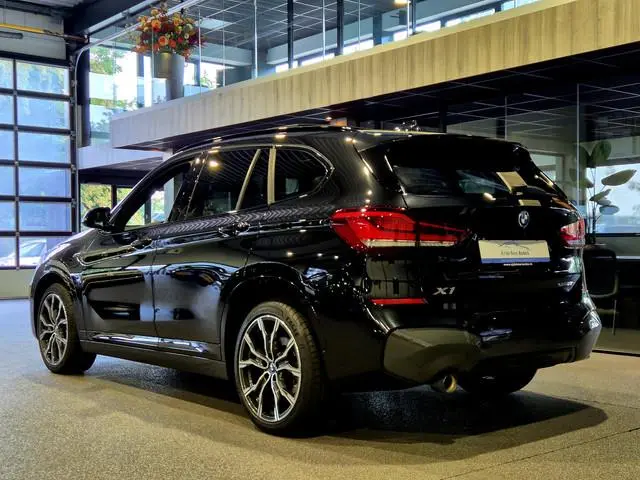 BMW X1 xDrive25e High Executive M-Sport | Panorama | 19” | Harman/Kardon | Camera | HUD