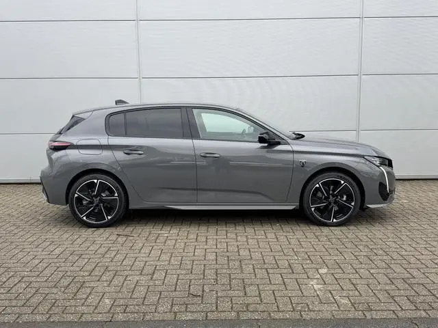 Peugeot e-308