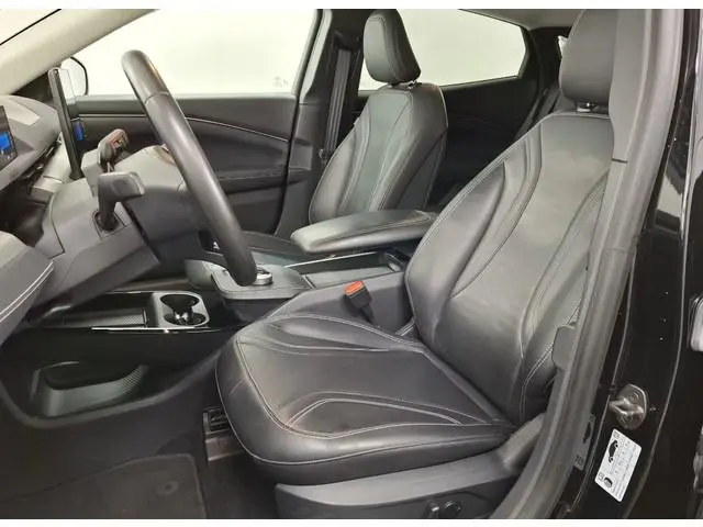 Ford Mustang Mach-E RWD 75 kWh Panoramadak / 360 camera / SOH 92,5% / Adpt Cruise / Leer
