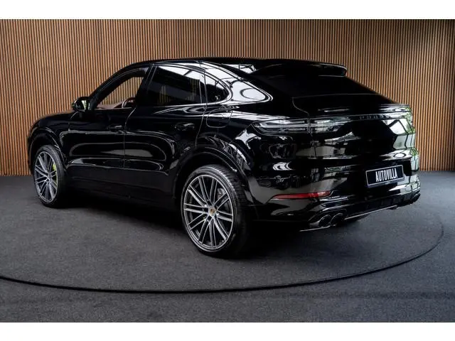 Porsche Cayenne Coupé 3.0 E-Hybrid Pano Sport-chrono 360° Luchtvering Leer Navi ACC 22'' LM velgen M...