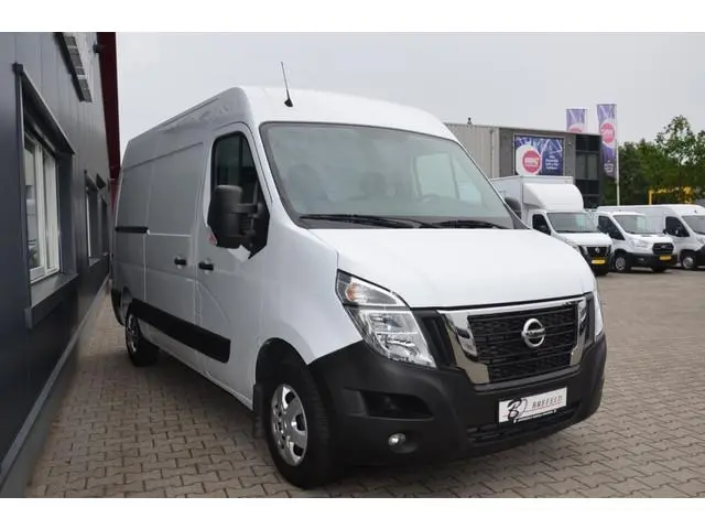 Nissan Interstar 2.3 Blue HDI L2H2