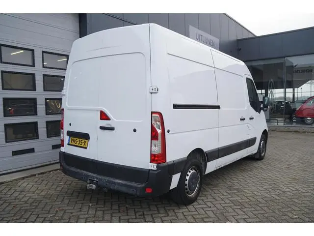 Opel Movano 2.3 TURBO 150 PK L2H2 + 2500 KG TREKHAAK / CAMERA / CARPLAY / NAVIGATIE
