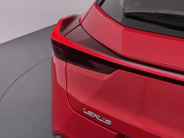Lexus UX 250h Business Line VAN: 24.900,- VOOR: 21.877,- UW WKVOORDEEL: 3.023,- | RIJKLAARPRIJS incl...
