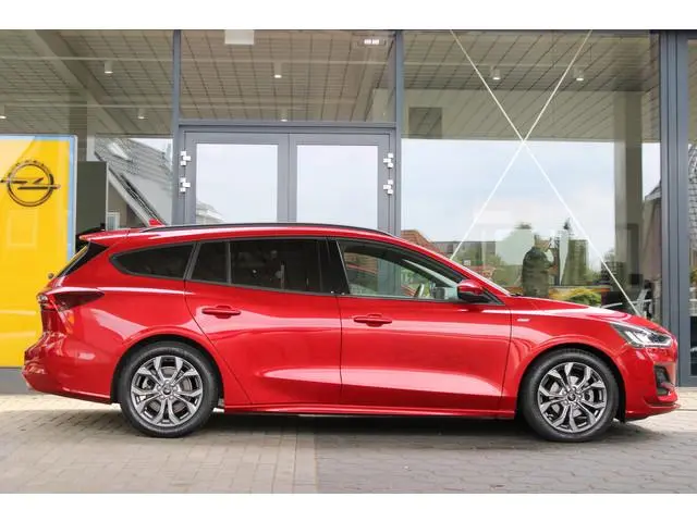 Ford Focus Wagon 1.0 EcoBoost Hybrid ST Line X | Head-Up | Adaptieve cruise | Trekhaak | Winterpack