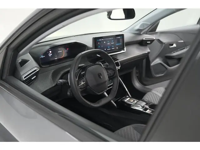 Peugeot 208 1.2 Hybrid 110 e-DCS6 Allure | Apple Carplay | Parkeersensoren Voor + Achter | Climate C...