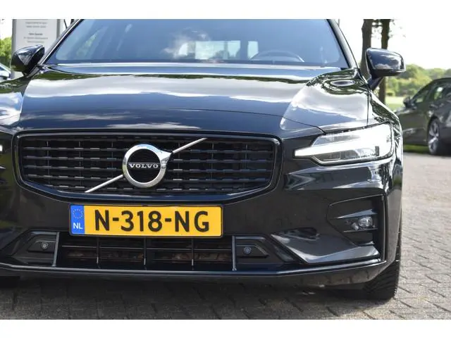 Volvo V60 B4 211PK R-Design | BLIS | Trekhaak | PDC V+A | Camera Achter | Stoel Verwarm.