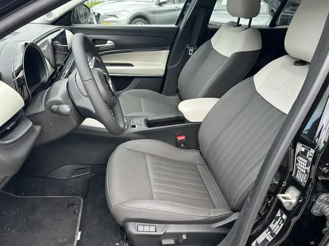 Fiat 600e La Prima 54 kWh | Navigatie | Lederen Bekleding | Camera | Parkeersensoren | 2 + 6 jaar Sp...