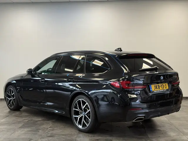 BMW 5-serie Touring 530e xDrive Business Edition Plus M Sport ACC Co-Pilot Panoramadak ! 2e Paasdag...