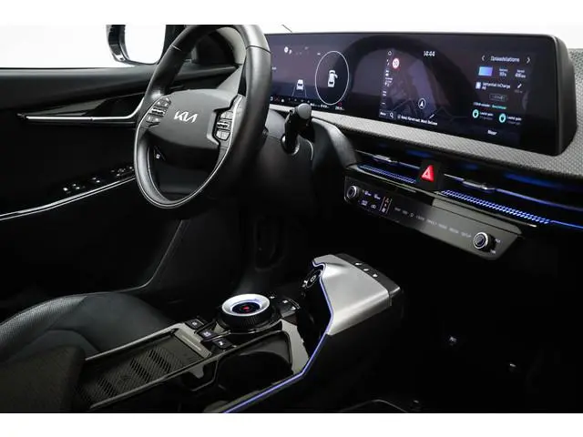 Kia EV6 Plus 77.4 kWh | SOH 99% | ACHTERBANKVERWARMING | DAB | APPLE | CAMERA | 19"