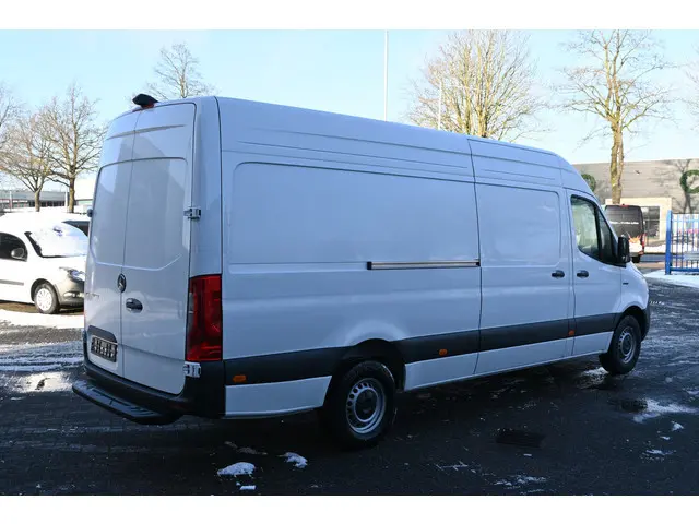 Mercedes-Benz eSprinter