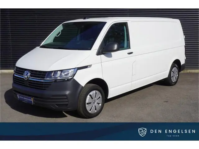 Volkswagen Transporter L2H1 110pk  Apple Carplay Navigatie Trekhaak Cruise control 3-Zits