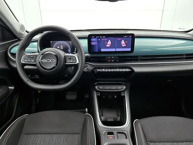 Fiat 600 1.2 Hybrid Urban Camera | Navigatie | Climate control | 17" Lichtmetalen velgen
