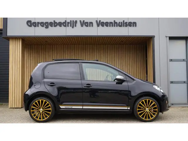 Volkswagen Up! 1.0 75pk 5Drs Automaat Special Up! Pano.Dak 17inch LM Beats Trekhaak A-Camera Cruise...