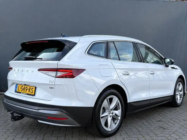 ŠKODA Enyaq iV 60 BWJ 2021 WEGKLAPBARE TREKHAAK | STOEL + STUUR VERW. | KEYLESS | CAMERA | SFEERVERL...