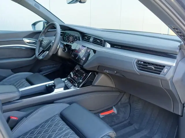Audi Q8 e-tron