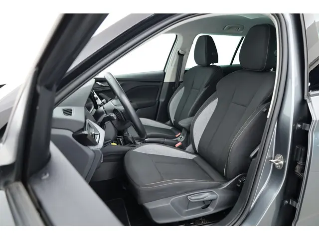 ŠKODA Kamiq 1.5 TSI ACT Sport 150pk | Digi. Cockpit | Camera | Stoelverw. | PDC | Apple CarPlay | Al...