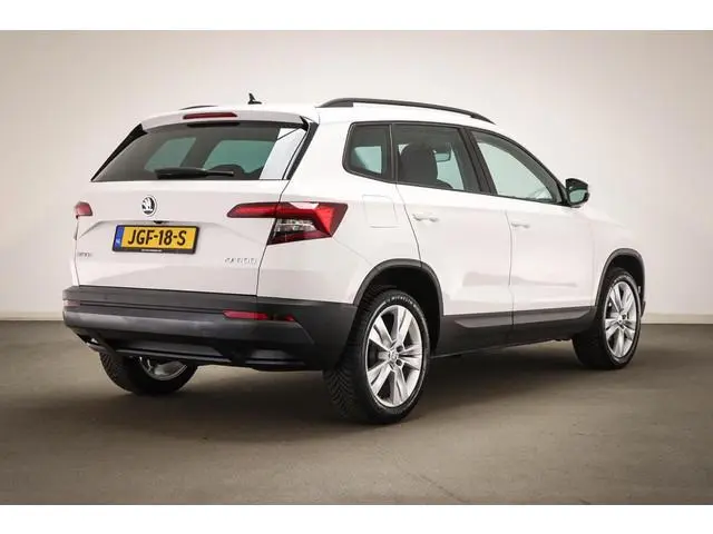 Skoda Karoq 1.5 TSI ACT Style Business | SPORTSTUUR | STOELVERWARMING |  DRAADLOZE LADER | DAB | APP...