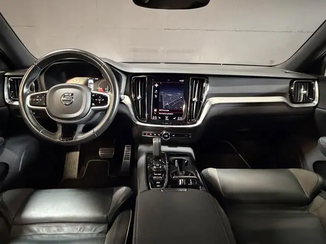Volvo V60 2.0 T8 Recharge AWD R-Design | Elektr. trekhaak | Camera | Stoel/stuurverwarming | Carplay...