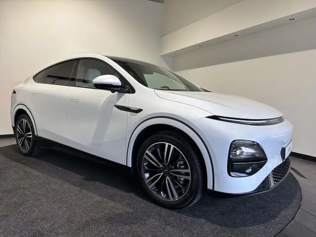 XPENG G6 AWD Performance | Panorama dak | Premium interieur | Model 2024 | Soh (batterijcheck) Waard...