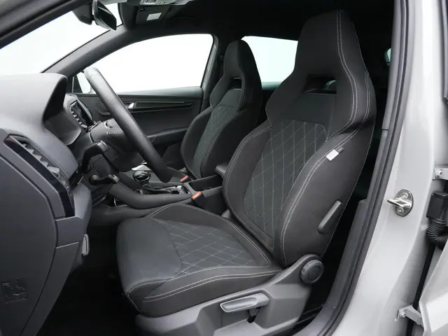 Skoda Karoq 1.5 TSI 150 pk DSG ACT Sportline Business | Trekhaak | Achteruitrijcamera | Adaptive Cru...