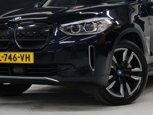 BMW iX3 High Executive 80 kWh [PANO, ACC, APPLE CARPLAY, CAMERA, MEMORY SEATS, STOELVERWARMING, LED,...