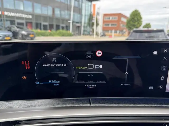 Peugeot e-3008