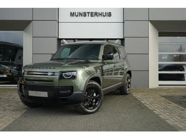 Land Rover Defender 110 P300e 110 Forest Edition | Schuif/Kantel Dak | Driver Assist Pack | Cold Cli...
