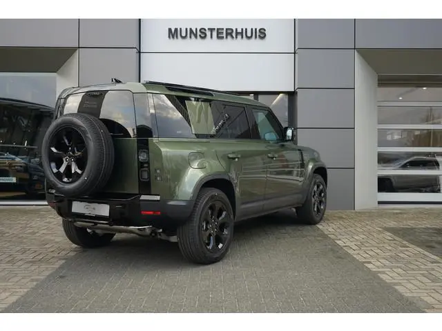 Land Rover Defender 110 P300e 110 Forest Edition | Schuif/Kantel Dak | Driver Assist Pack | Cold Cli...