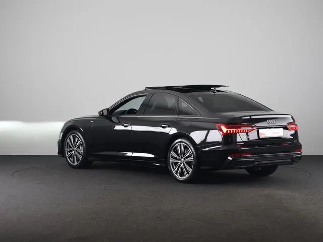 Audi A6 Limousine 50 TFSI e quattro S edition 299pk | SOH 92% | Panoramadak  Lederen bekleding | 360...