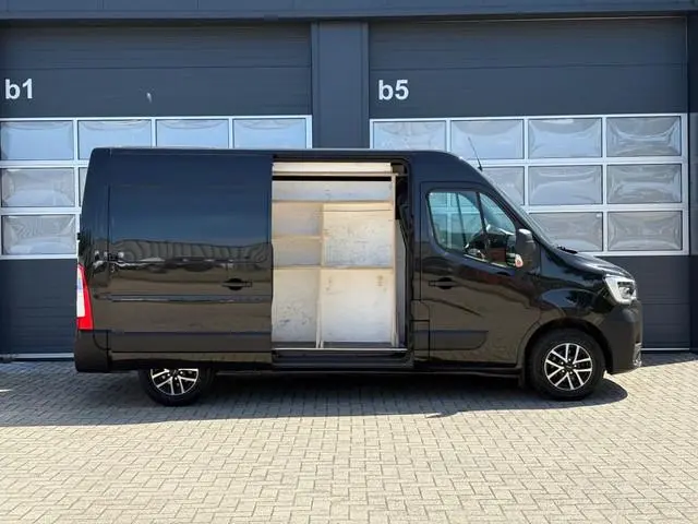Renault Master L2H2 2.3 dCi 180PK 3,5 T / PDC / Camera / Clima / Navi / Bluetooth / Trekhaak / LED
