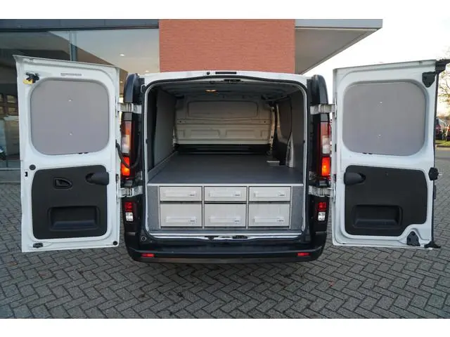 Nissan NV300
