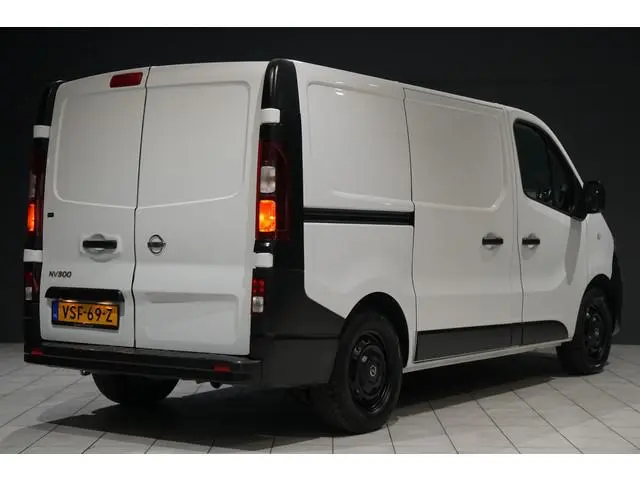 Nissan NV300