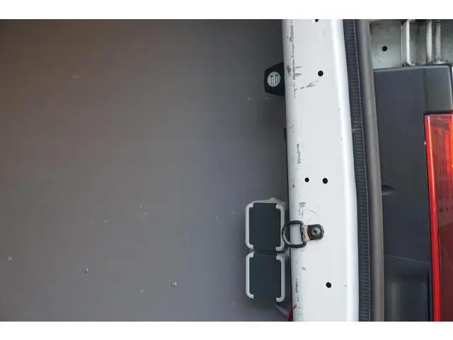 Nissan NV300