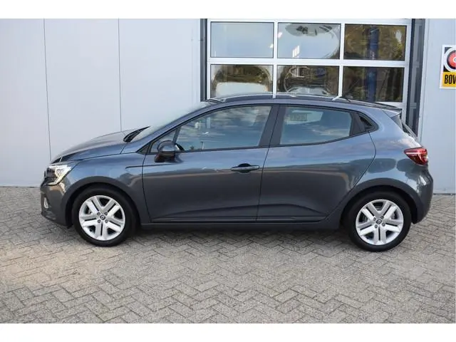 Renault Clio 1.6 E-Tech Hybrid 140 Zen | NL-Auto | Navi | Parkeersensoren
