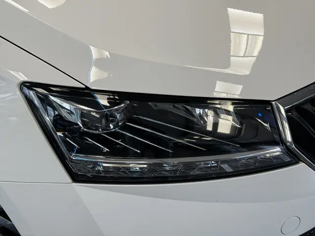 ŠKODA Fabia Combi 1.0 Business Edition Panoramadak Carplay Full-led ! 2e Paasdag geopend van 12.00 t...