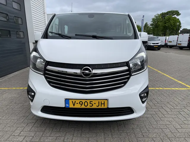 Opel Vivaro 1.6 CDTI 125pk L2H1 DC 5 persoons Sport EcoFlex / rijklaar € 17.950 ex btw / lease vanaf...
