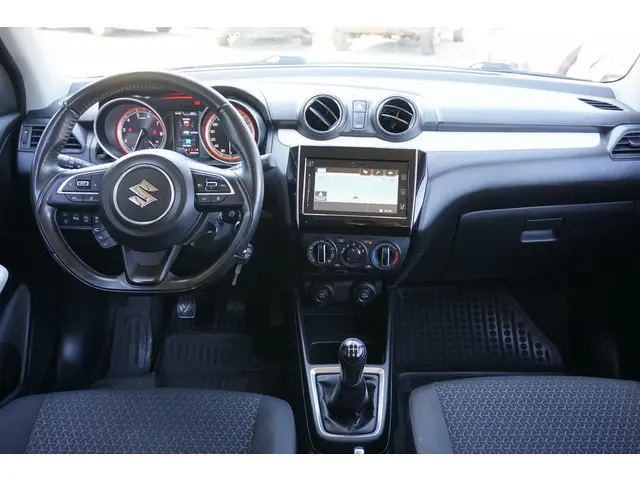 Suzuki Swift 1.2 Select Smart Hybrid + DODEHOEK / CAMERA / PDC / STOELVERWARMING