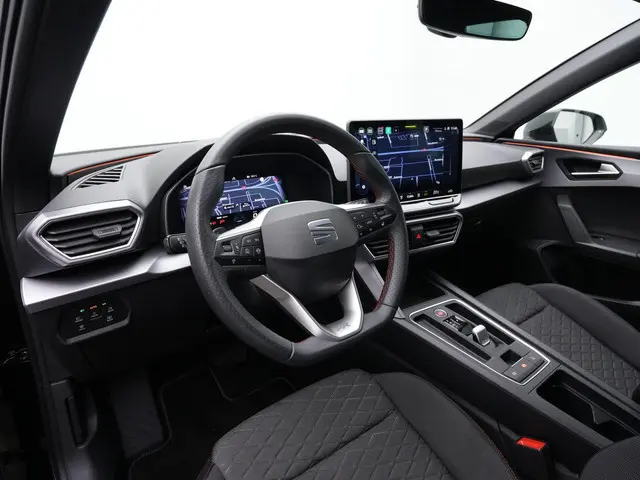 SEAT Leon Sportstourer 1.5 TSI e-Hybrid 204 pk FR Business | Trekhaak | Matrix LED | Achteruitrijcam...