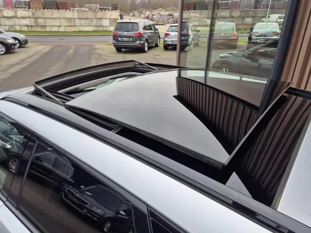 Land Rover Range Rover Velar 3.0 V6 AWD D300 SE | Pano | Virtualo | Massage | Meridian | Camera