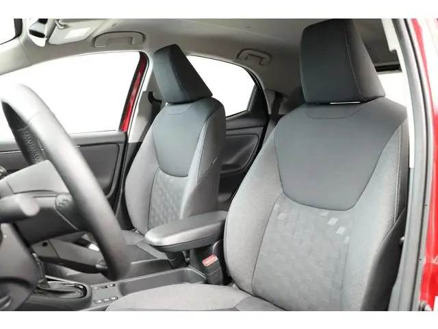 Toyota Yaris 1.5 Hybrid 115 Dynamic, Parkeersensoren LM Velgen, Apple carplay / Android Auto, Stoel...