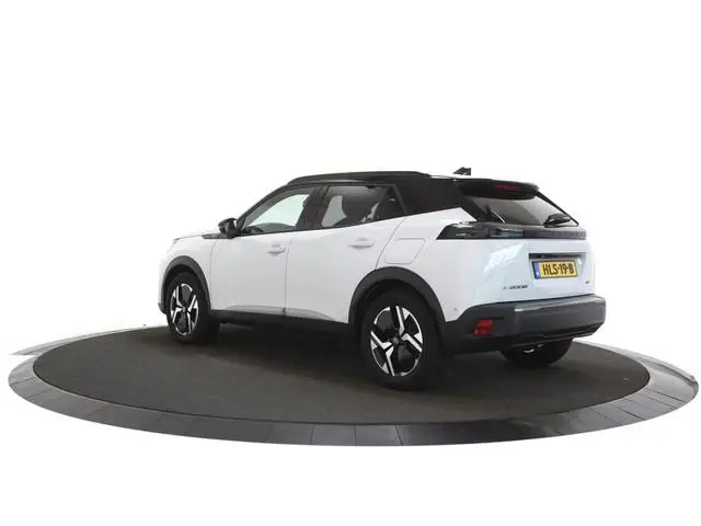 Peugeot e-2008 EV GT Avantage 54 kWh 360 camera / Navigatie / Lage km stand