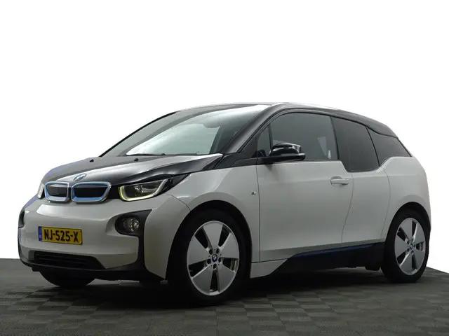 BMW i3 High Voltage Edition 94Ah 33 kWh- Xenon Led, Park Assist, Stoelverwarming, Navigatie, Cruise,...
