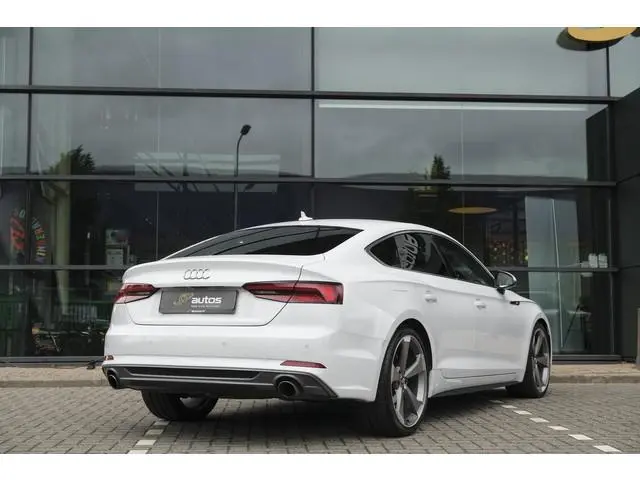Audi A5 Sportback 2.0 TFSI 190pk S-line Carplay 20" LMV Rotor Leder Sportstoelen Led Stoelverwarming