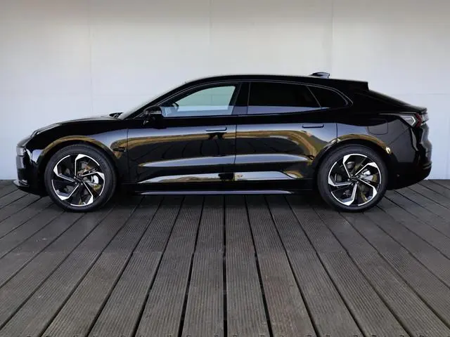 Zeekr 001