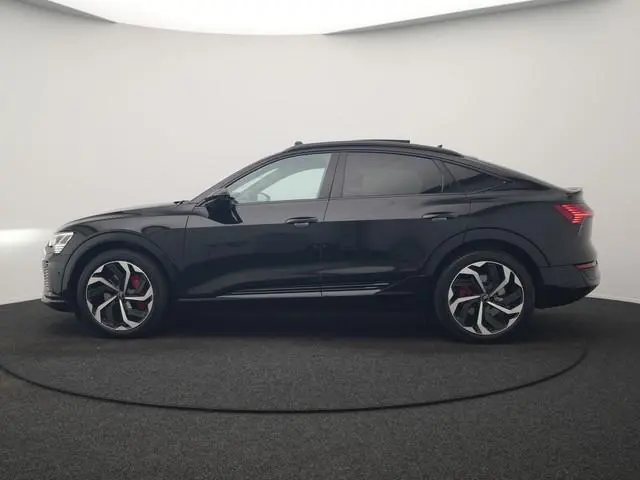 Audi Q8 Sportback e-tron 55 Quattro S edition 114 kWh 408pk Dealer O.H | Luchtvering | Panodak | Bla...