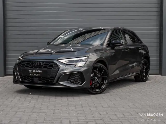 Audi A3 Sportback 45 TFSI e S-Line RS-Stoelen Massage B&O HUD Sfeer Camera Matrix BTW