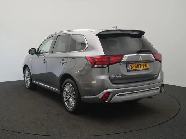 Mitsubishi Outlander 2.4 PHEV Pure+ - RIJKLAARPRIJS - All Seasonbanden - Achteruitrijcamera - Adapti...
