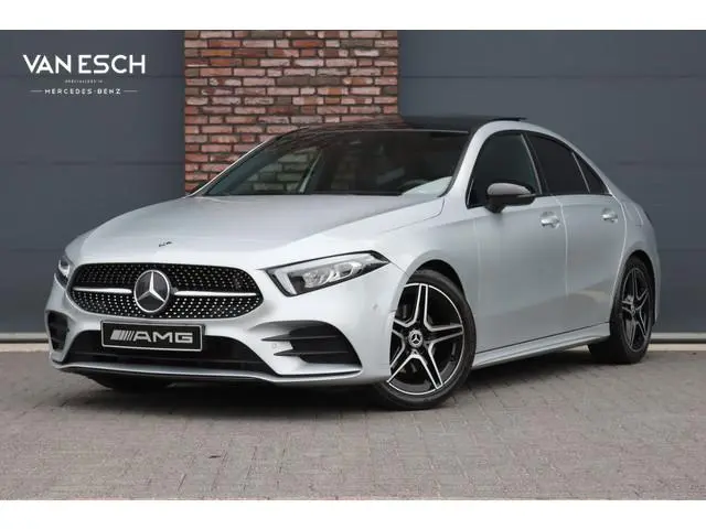 Mercedes-Benz A-klasse 200 Business Solution AMG | Panoramadak | Camera | Night Pakket | High Perfor...