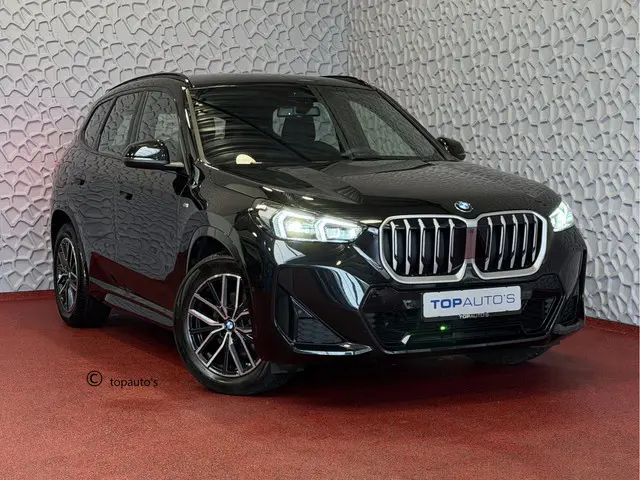 BMW X1 SDRIVE M-SPORT SHADOW LINE APPLE CARPLAY MATRIX LED ELEK.KLEP CRUISE LEER/ALCANTARA CAMERA M-...